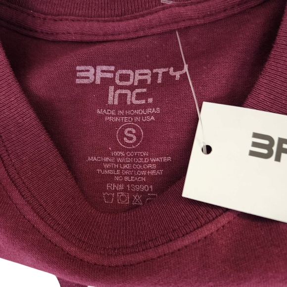 Men’s “No Days Off” Graphic T-Shirt – Size Small – 100% Cotton – Burgundy - Picture 6 of 6